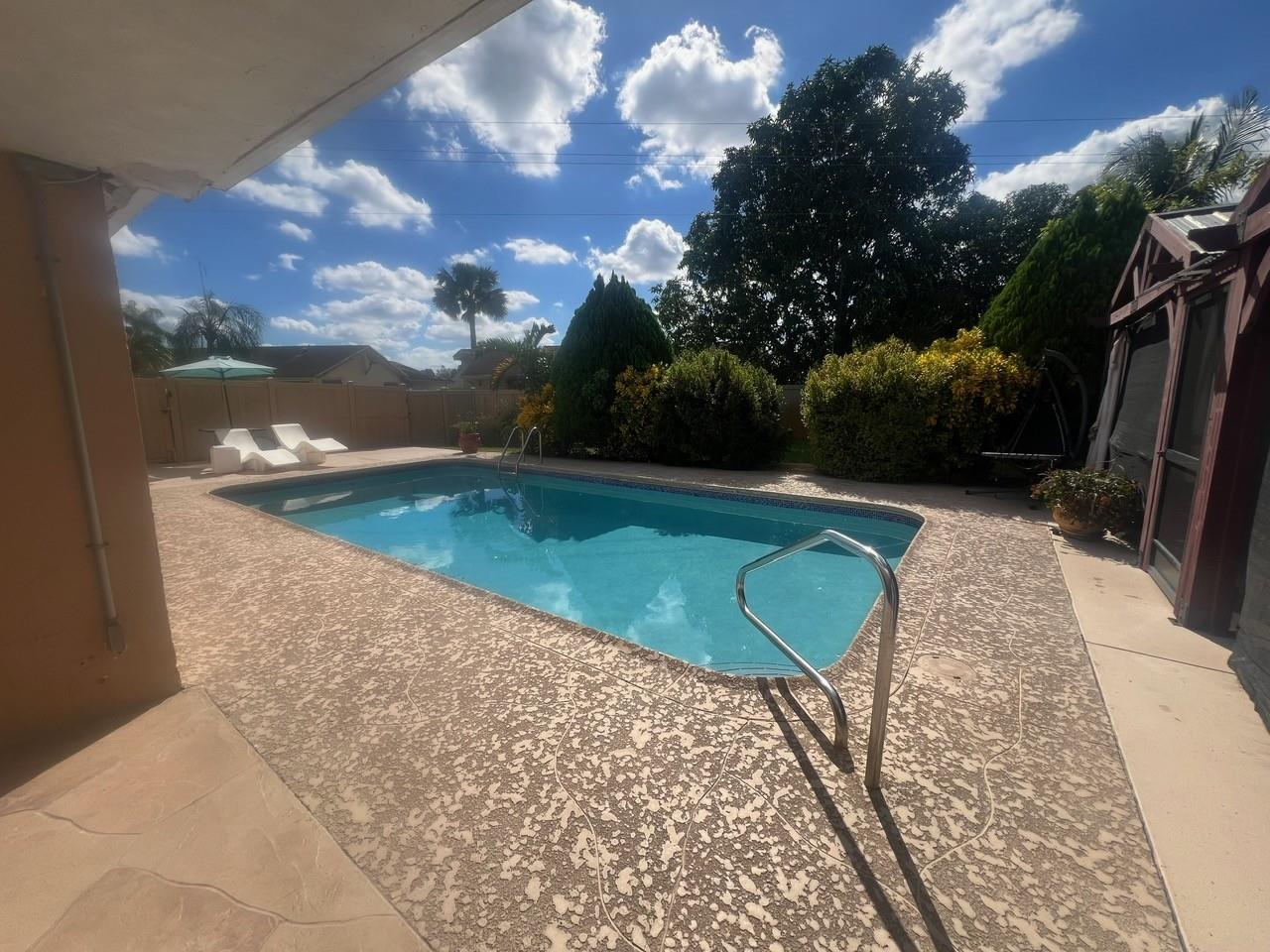 Serino Park Sec 3 81-46 B - Residential