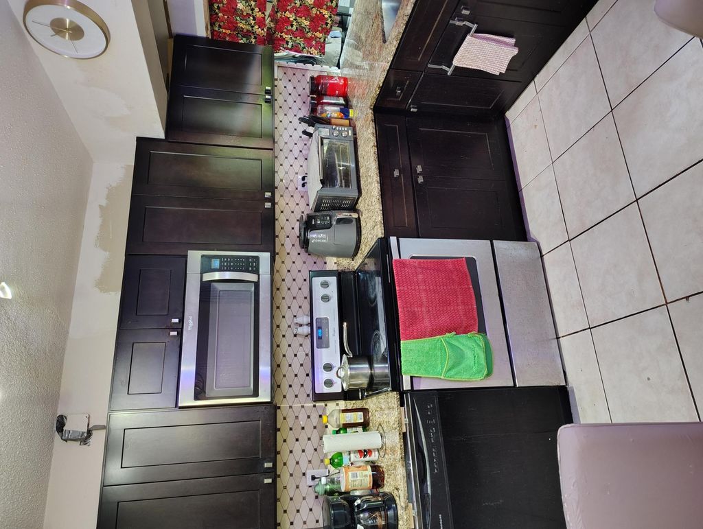 Photo of 3031 NE 1st Ave, Pompano Beach, FL 33064 (MLS # B26001091)