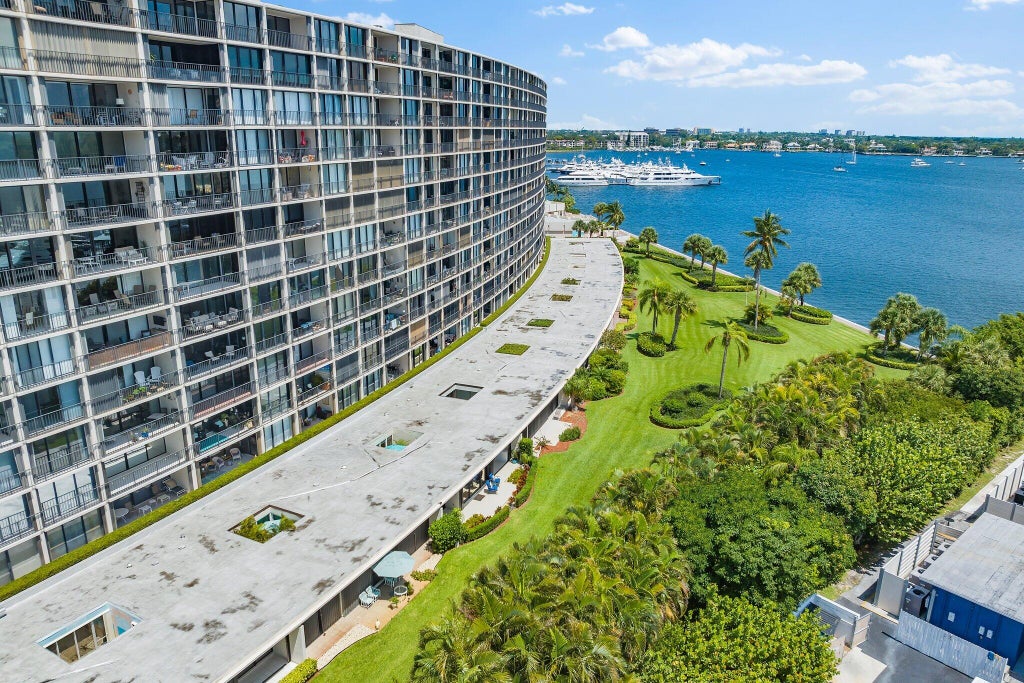 Photo of 120 Lakeshore Drive #G41, North Palm Beach, FL 33408 (MLS # R10929489)