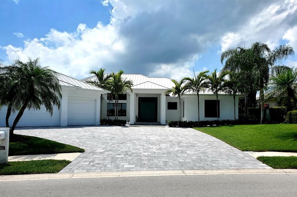 Photo of 106 Locha Drive, Jupiter, FL 33458 (MLS # R10718219)