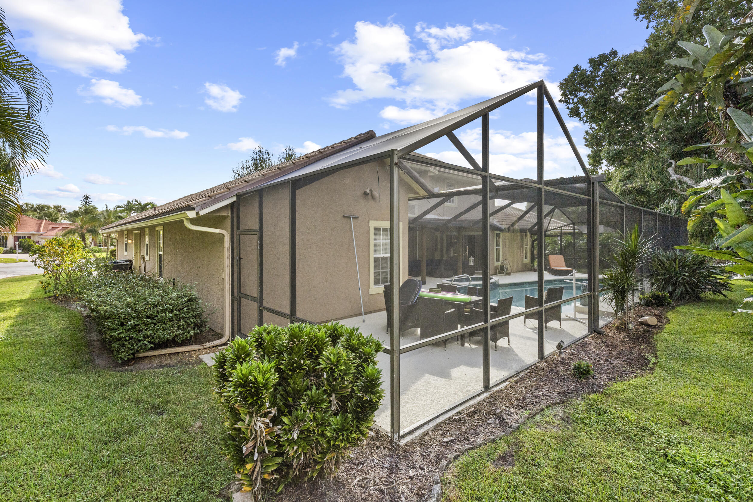 Country Club Estates - Residential