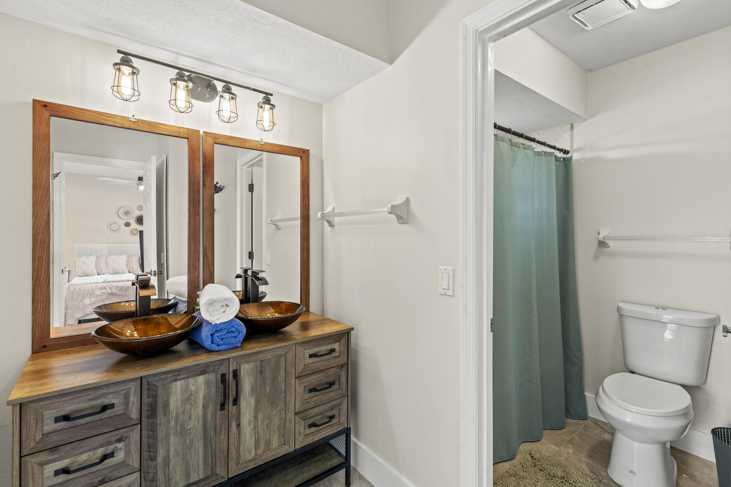 Country Club Estates - Residential