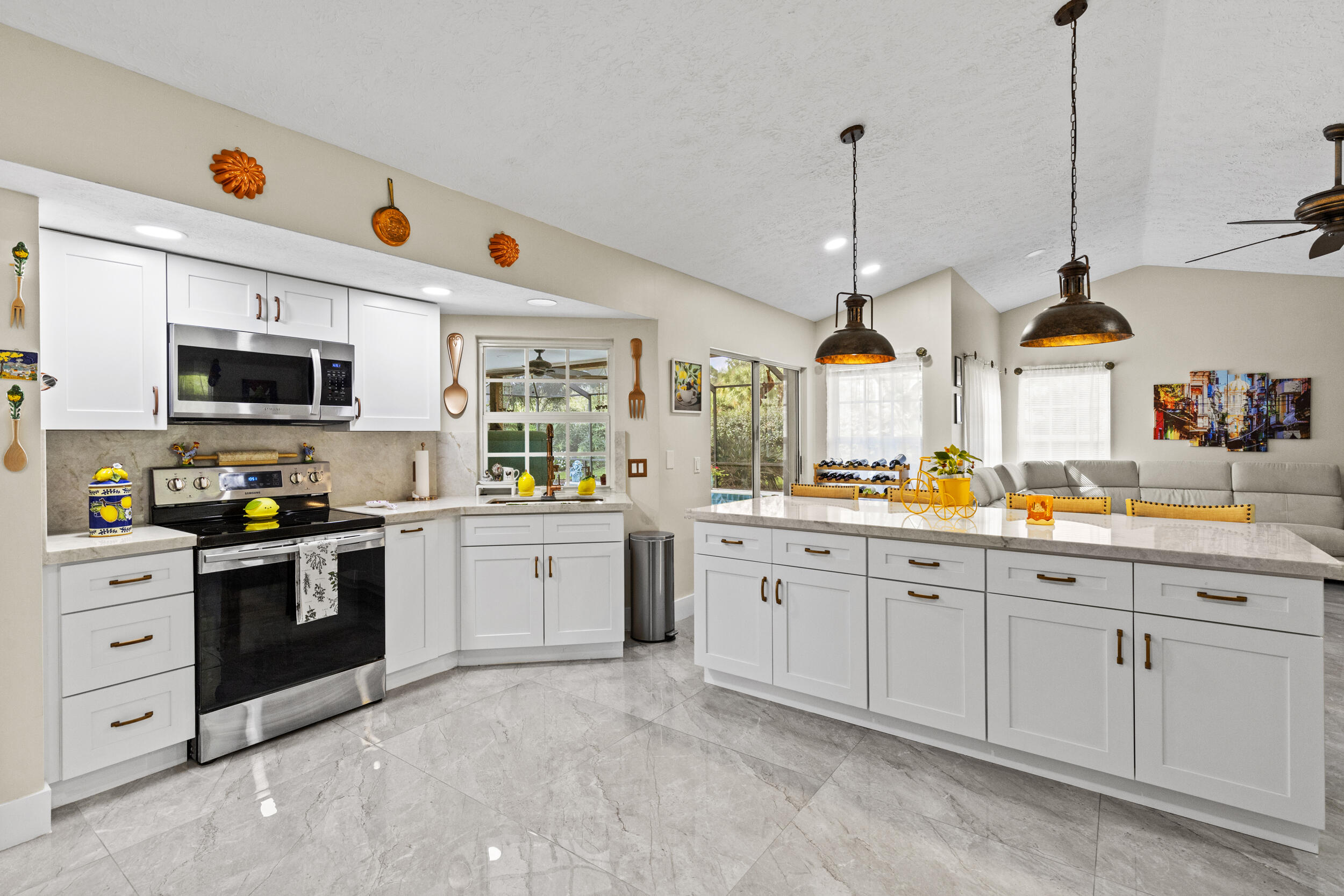 Country Club Estates - Residential