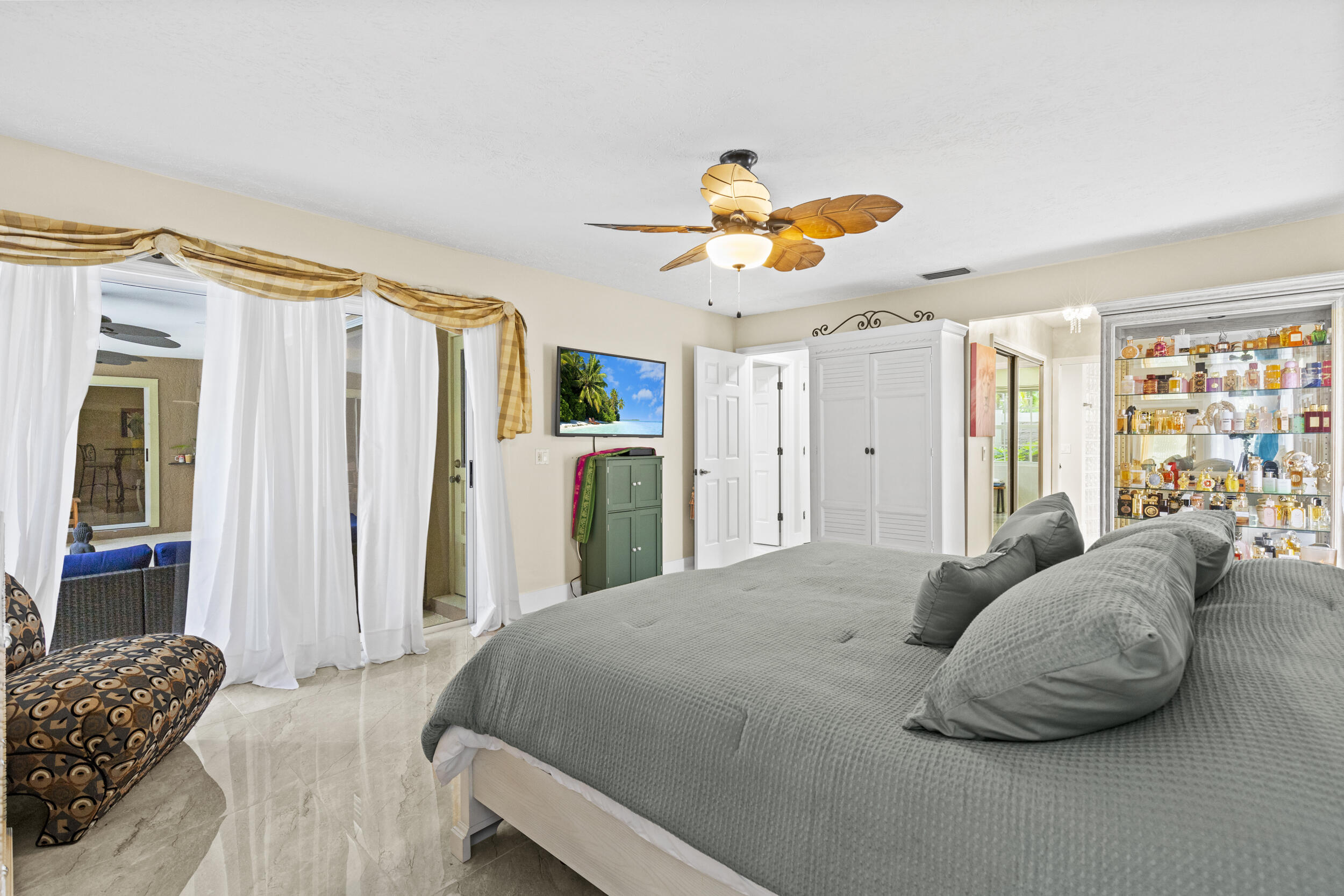 Country Club Estates - Residential