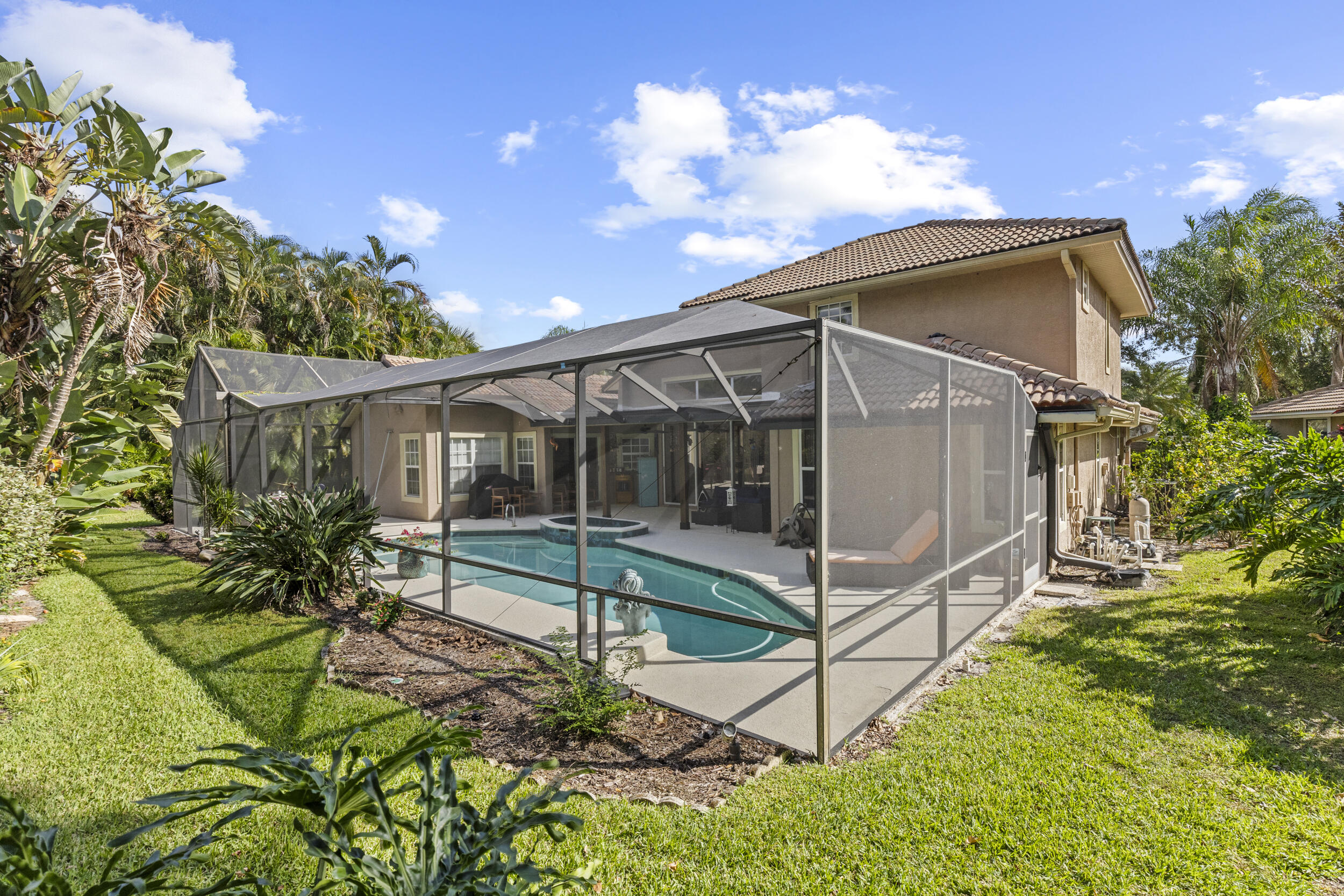 Country Club Estates - Residential