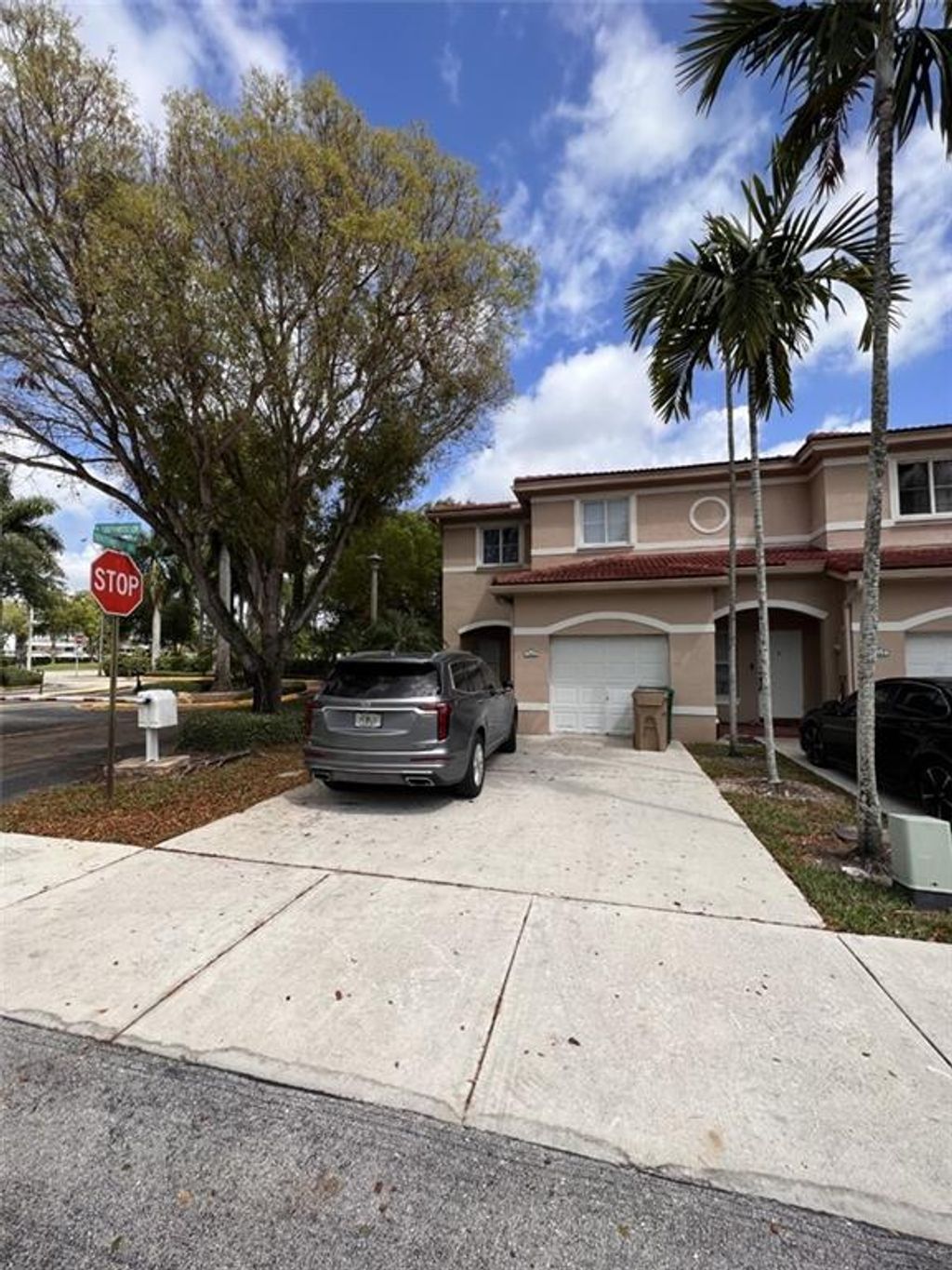 Photo of 7953 N Southwood Cir #7953, Davie, FL 33328 (MLS # F10327696)