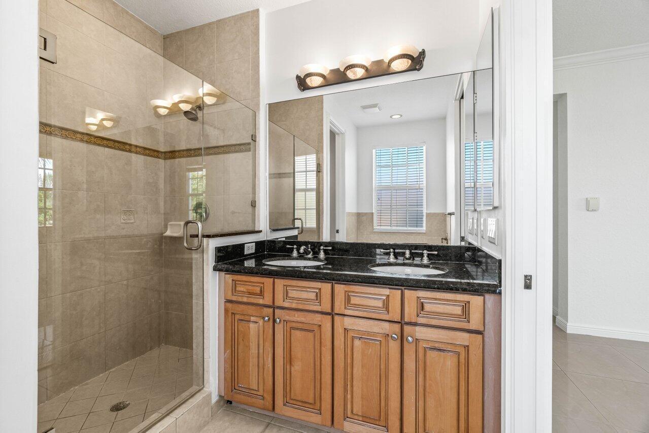 CENTRAL PARK - Residential Lease
