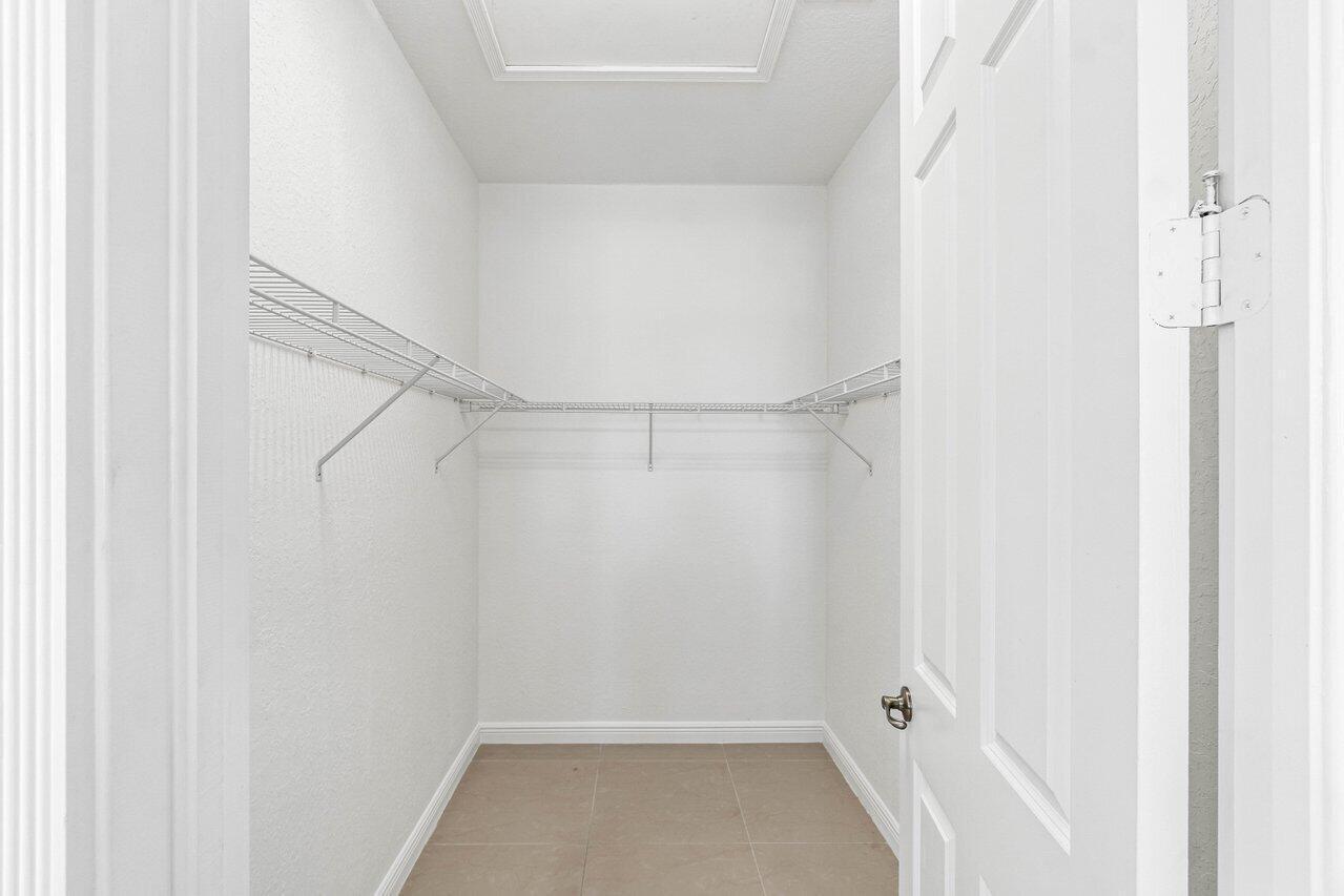 CENTRAL PARK - Residential Lease