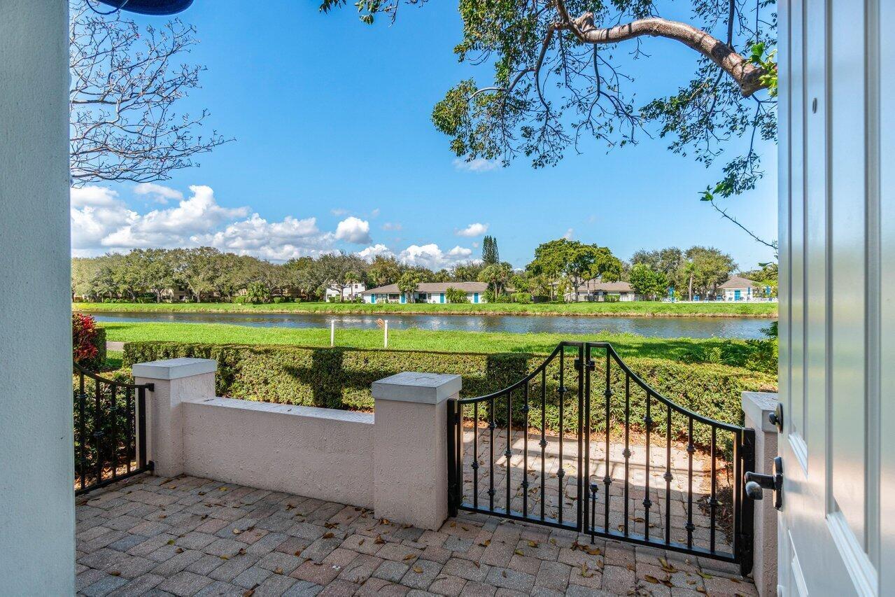 CENTRAL PARK - Residential Lease