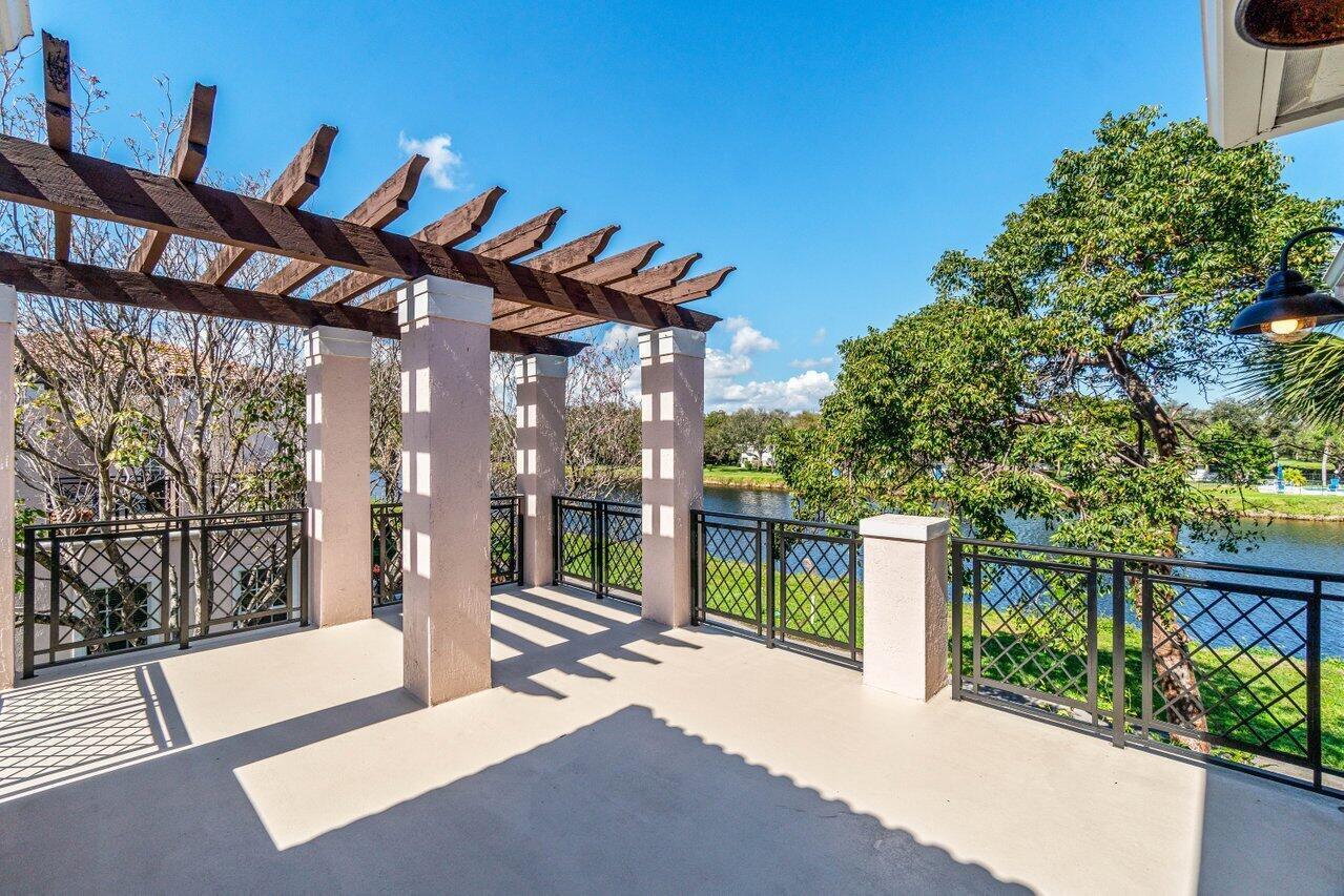 CENTRAL PARK - Residential Lease