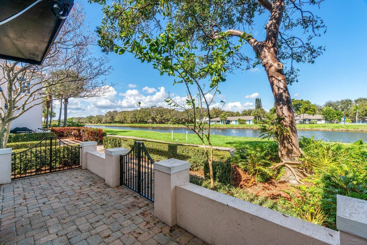 CENTRAL PARK - Residential Lease