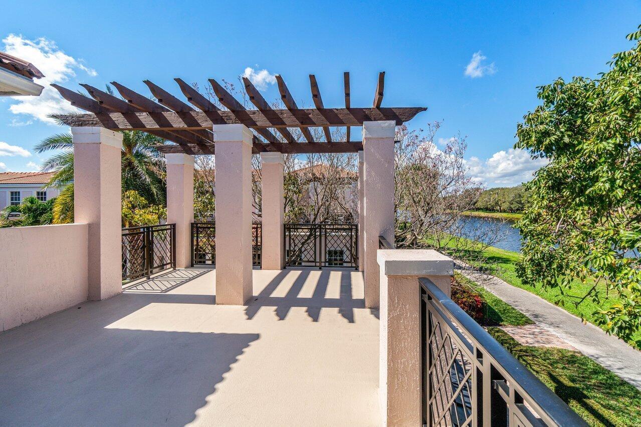 CENTRAL PARK - Residential Lease