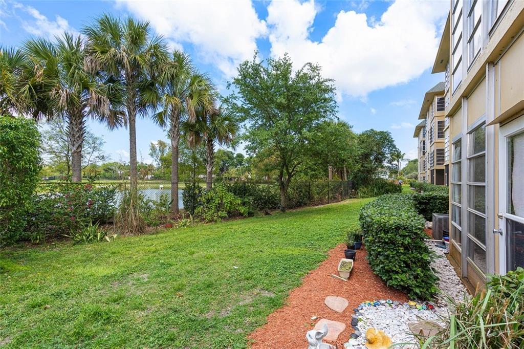 CRYSTAL LAKE - Residential