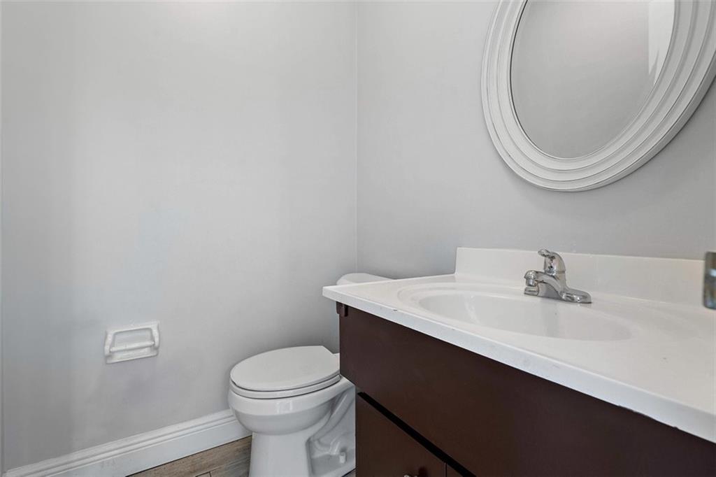 CRYSTAL LAKE - Residential