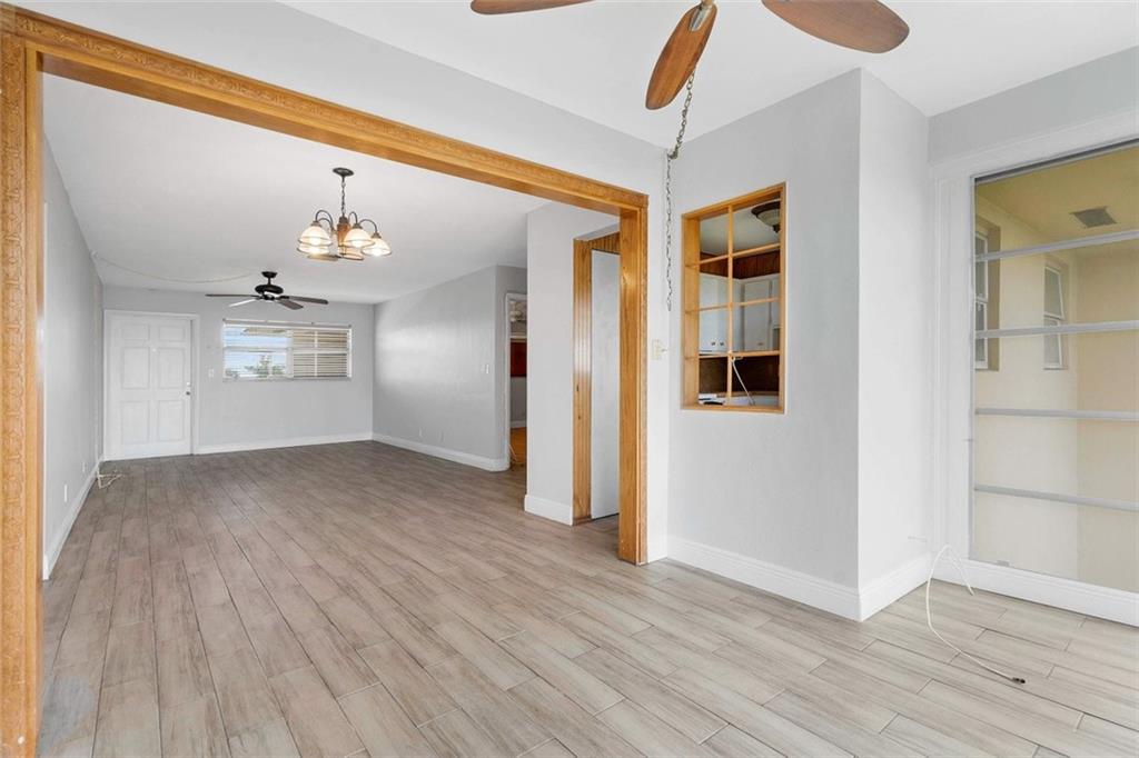 CRYSTAL LAKE - Residential