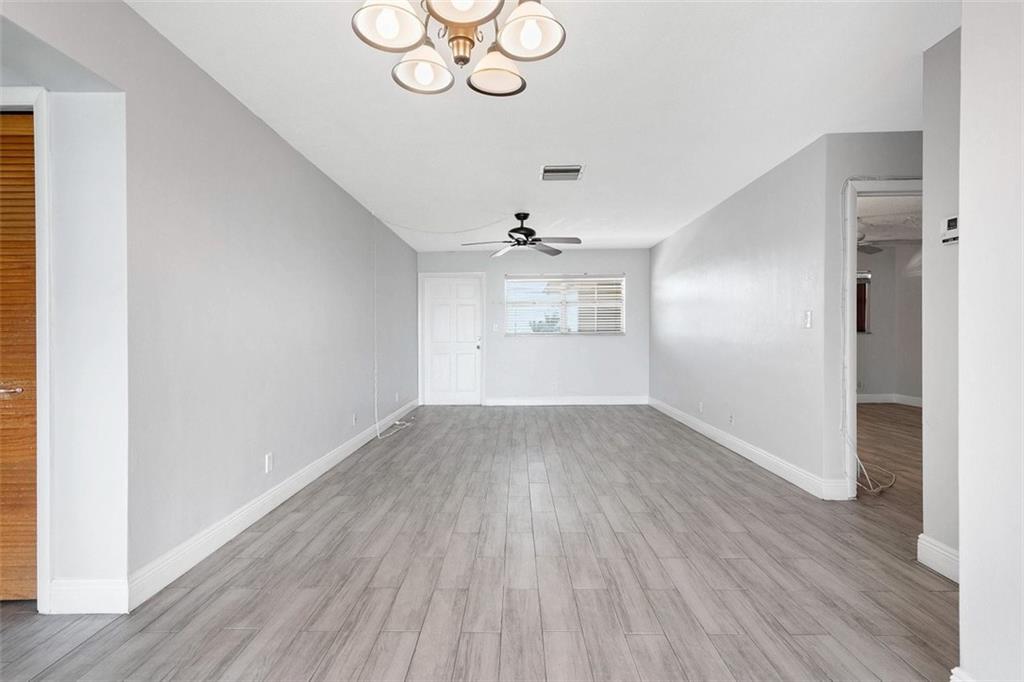 CRYSTAL LAKE - Residential