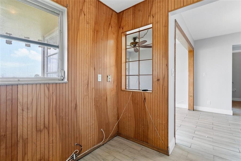 CRYSTAL LAKE - Residential