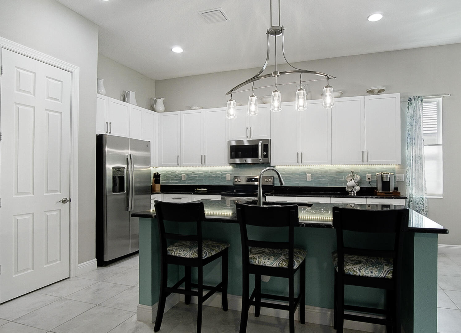 FIRST REPLAT IN MEADOWOOD UNIT THREE - Residential