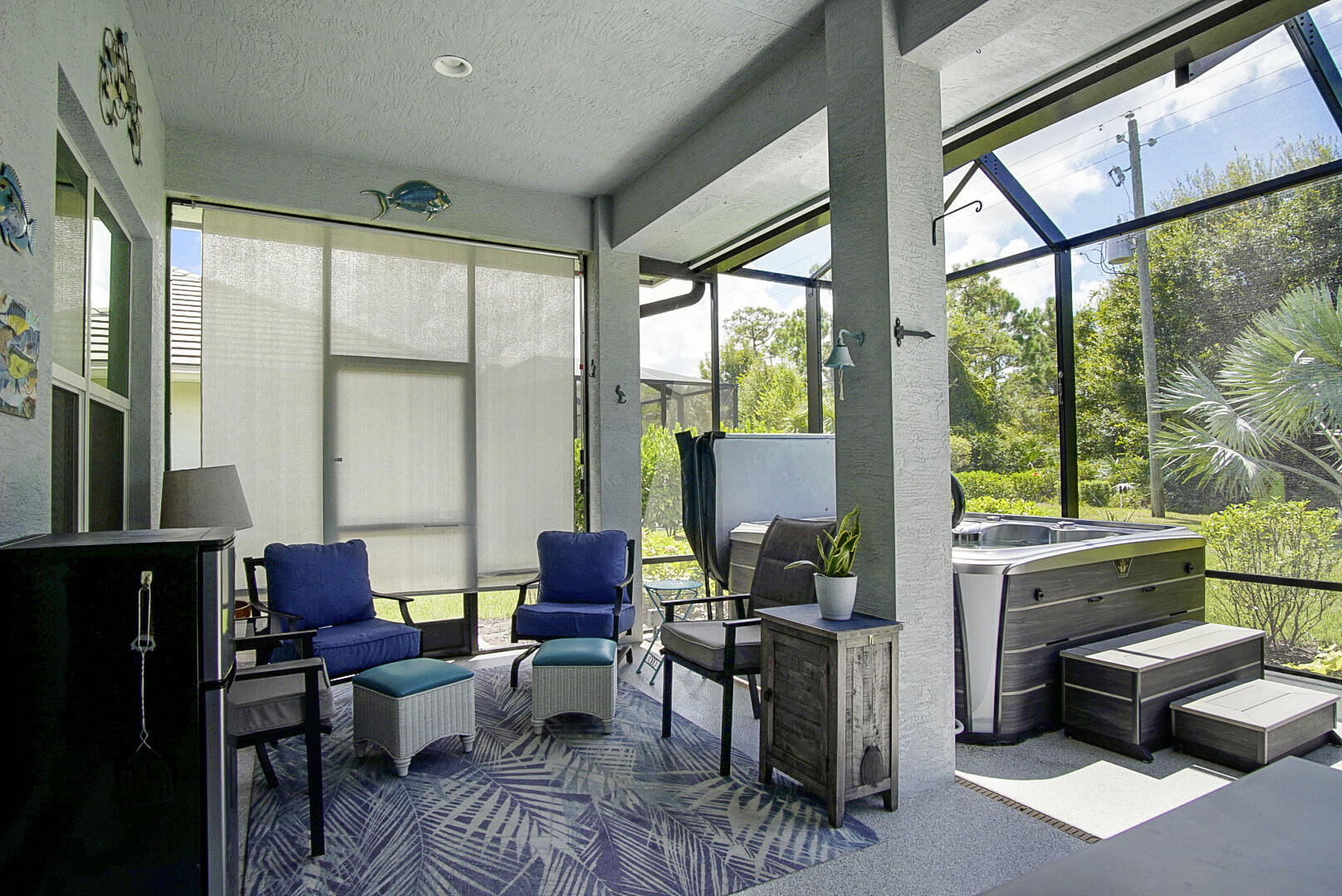 FIRST REPLAT IN MEADOWOOD UNIT THREE - Residential