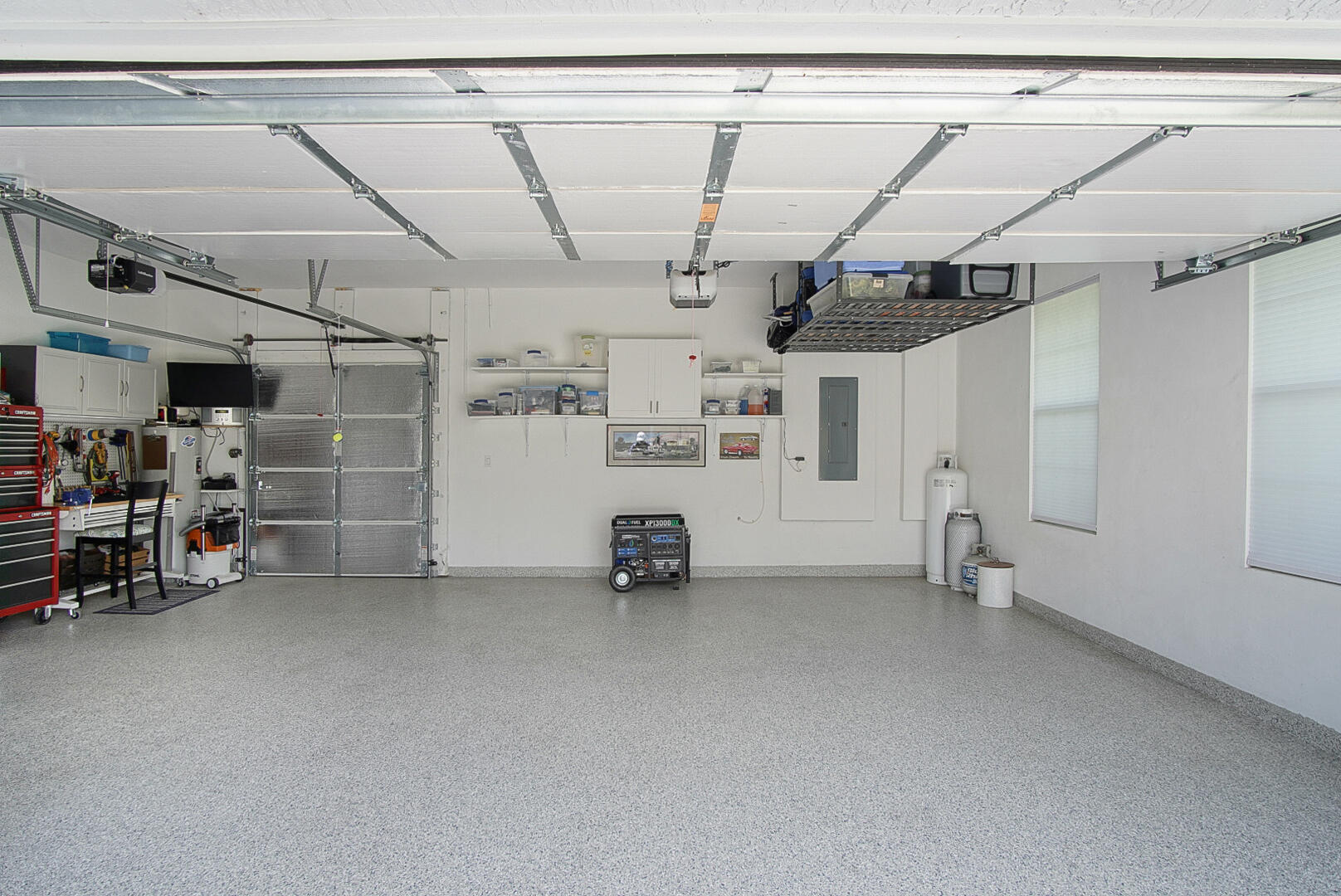 FIRST REPLAT IN MEADOWOOD UNIT THREE - Residential