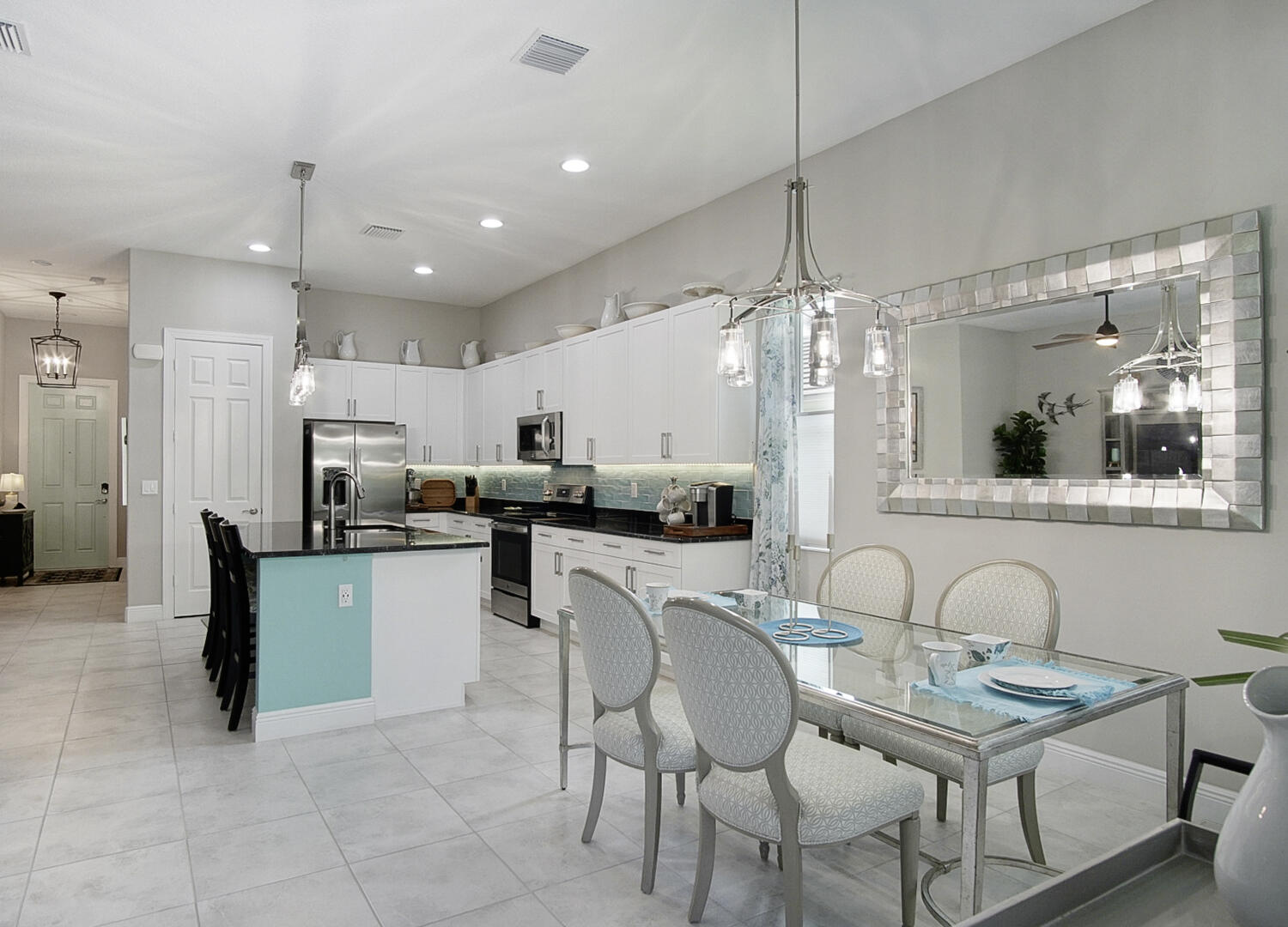 FIRST REPLAT IN MEADOWOOD UNIT THREE - Residential