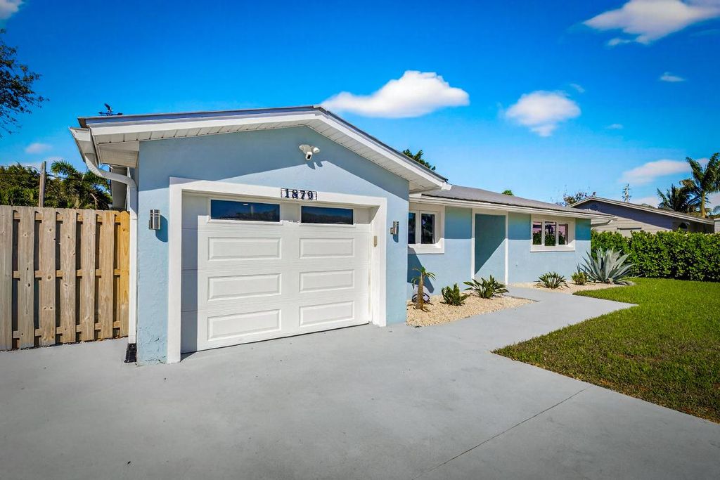 Photo of 1879 SE Madison Street, Stuart, FL 34997 (MLS # R11155423)
