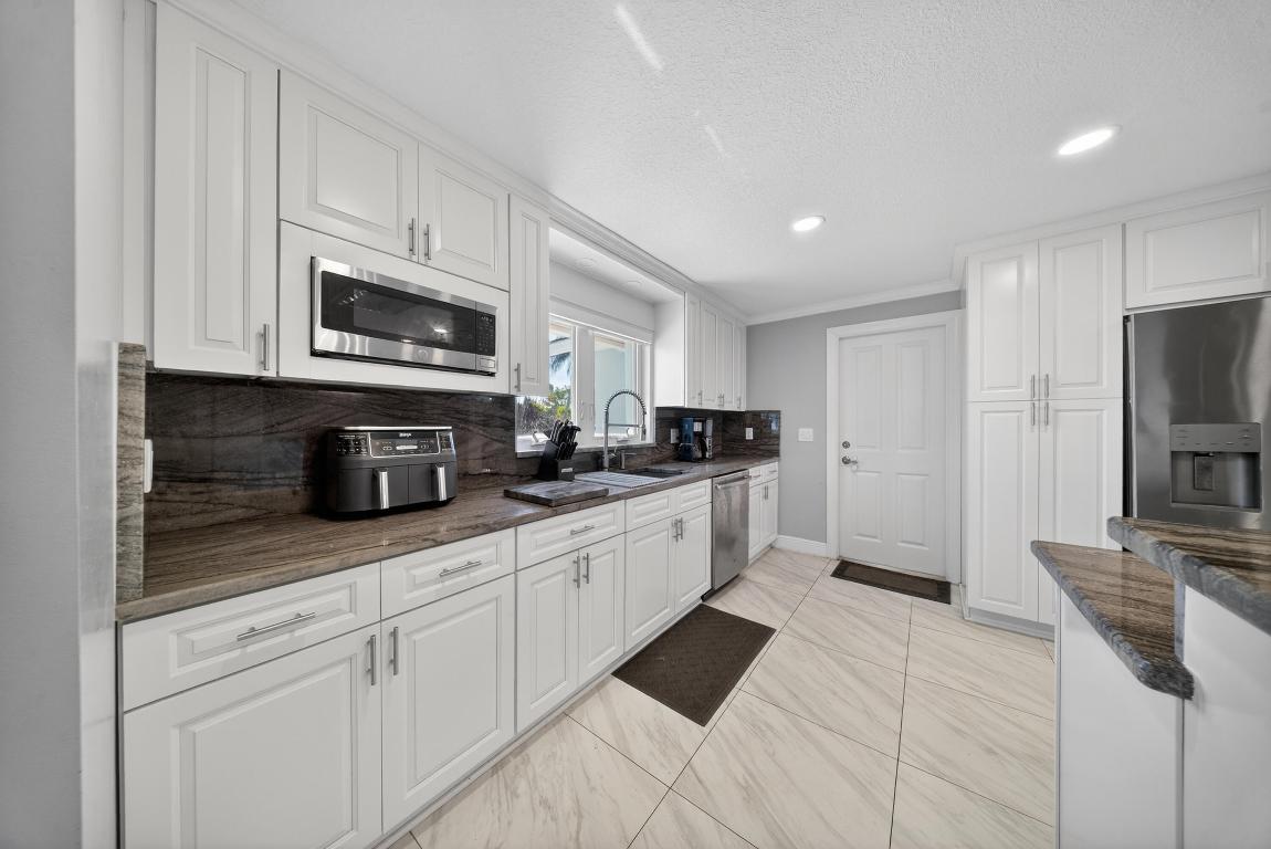 1879 SE Madison Street