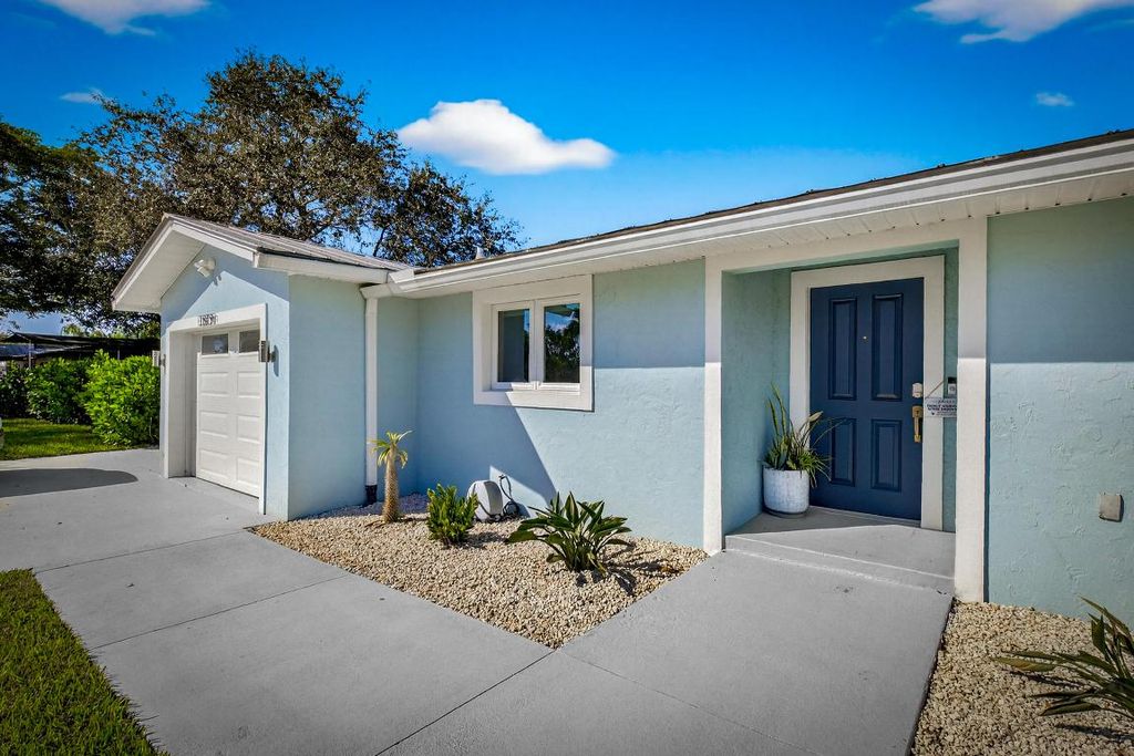 Photo of 1879 SE Madison Street, Stuart, FL 34997 (MLS # R11155423)