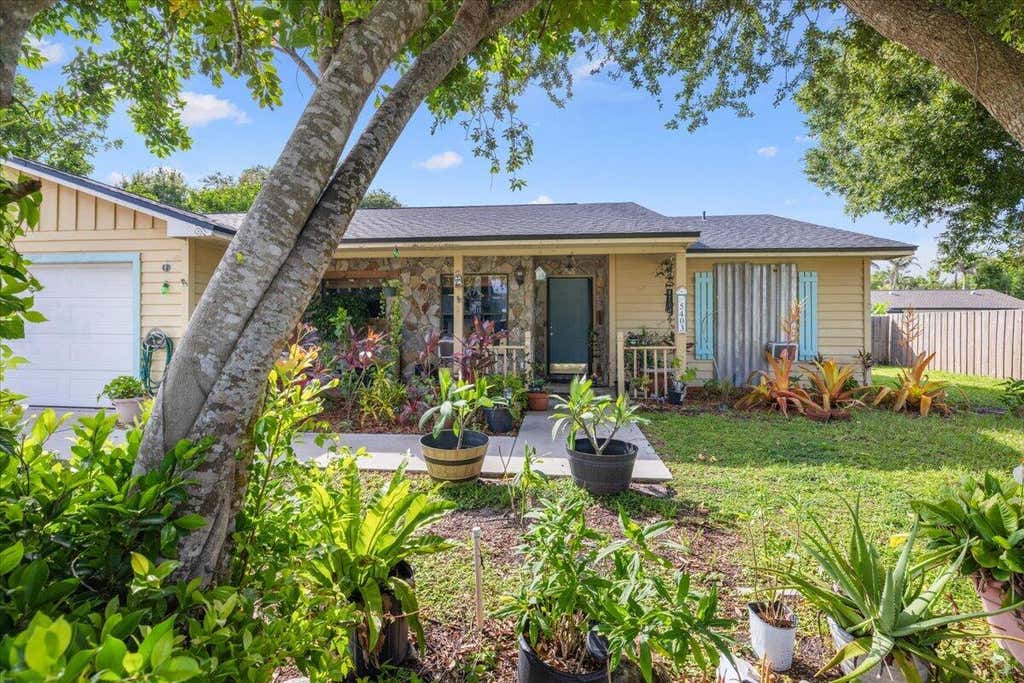Photo of 5403 Eagle Drive, Fort Pierce, FL 34951 (MLS # B26058407)
