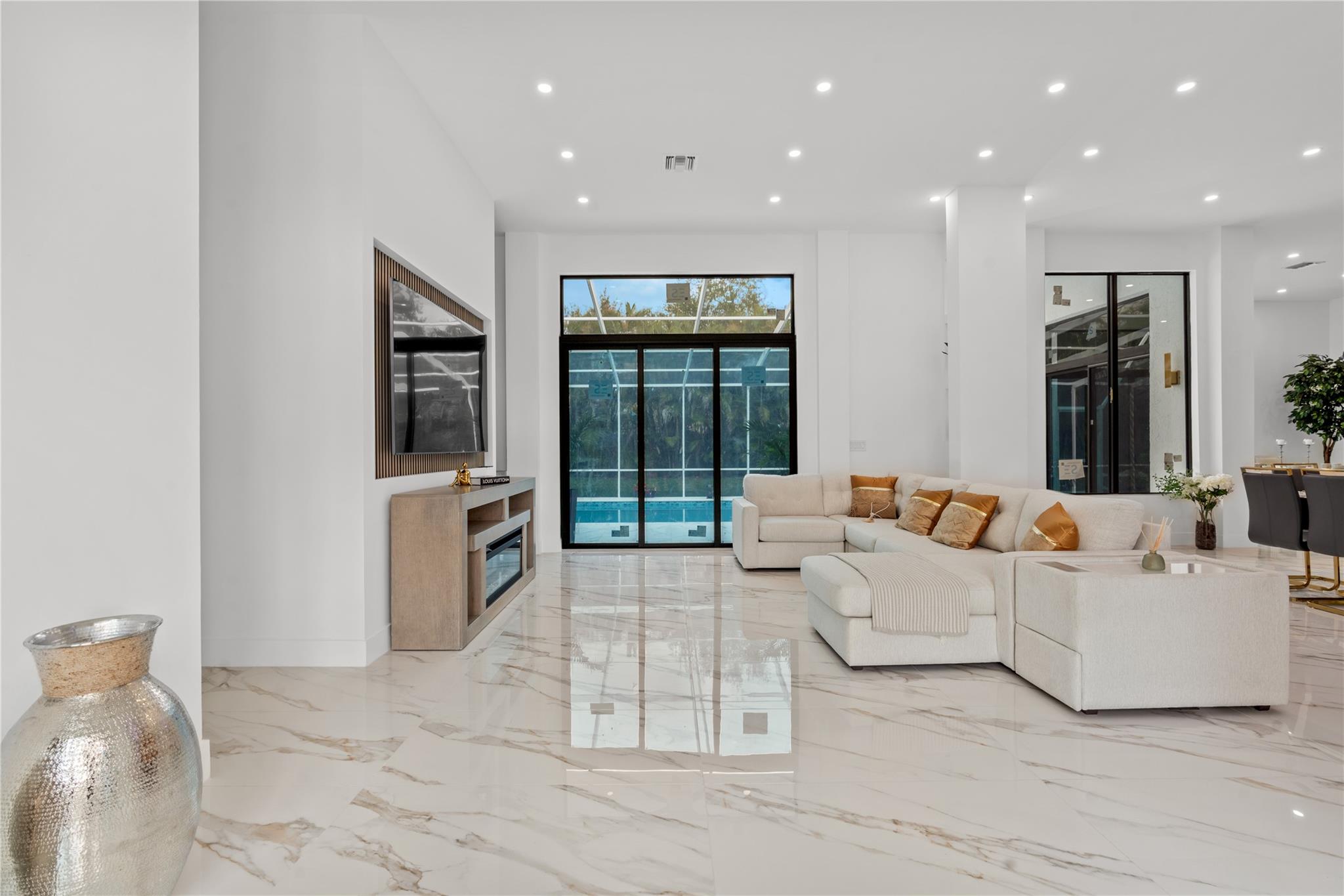 ENCANTADA - Residential