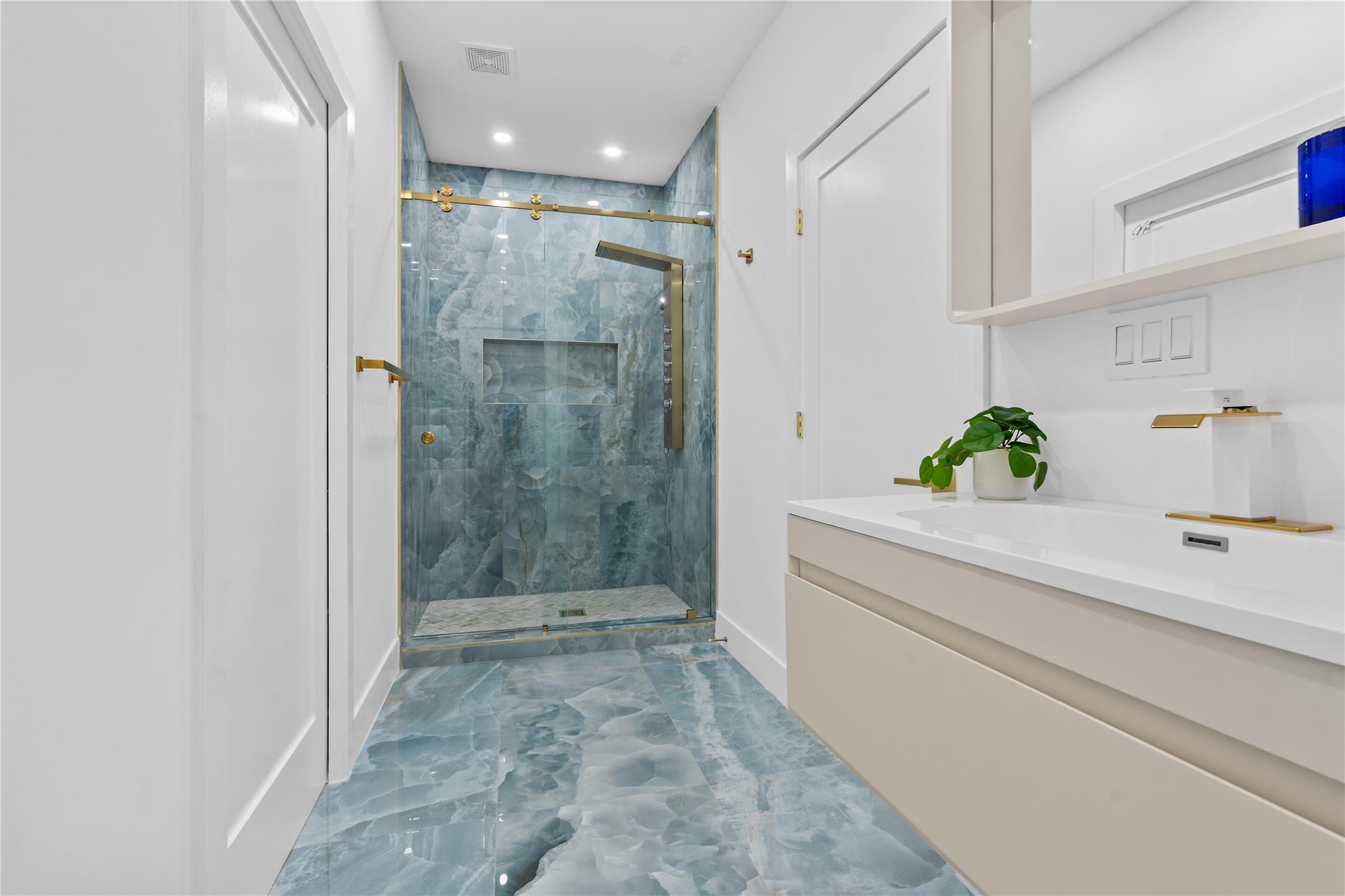 ENCANTADA - Residential