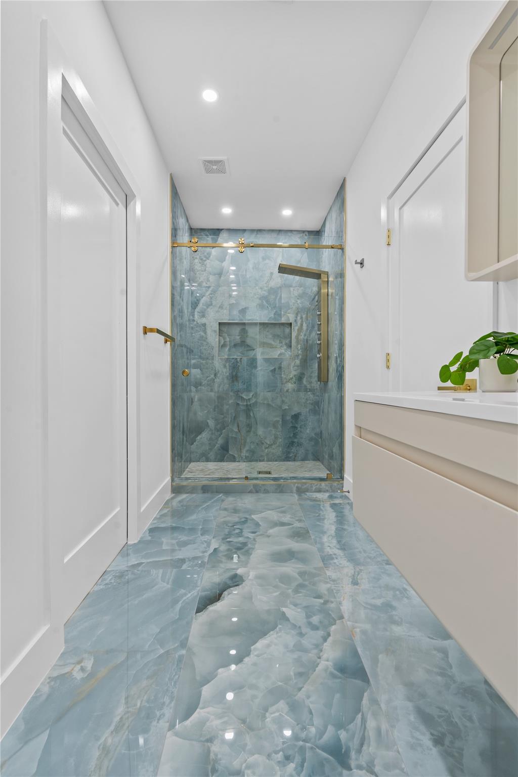 ENCANTADA - Residential