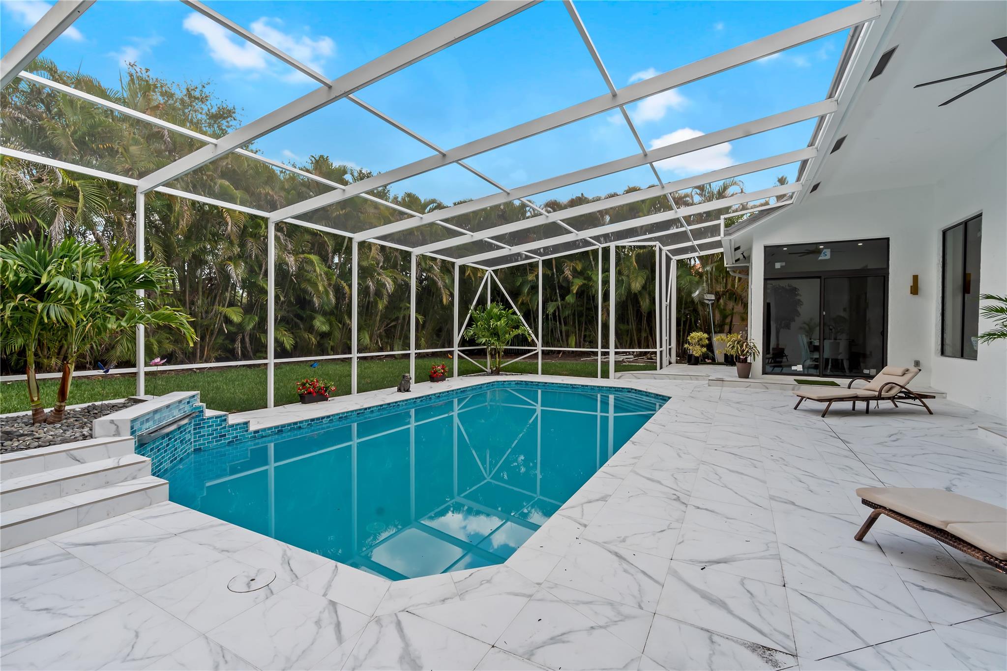 ENCANTADA - Residential
