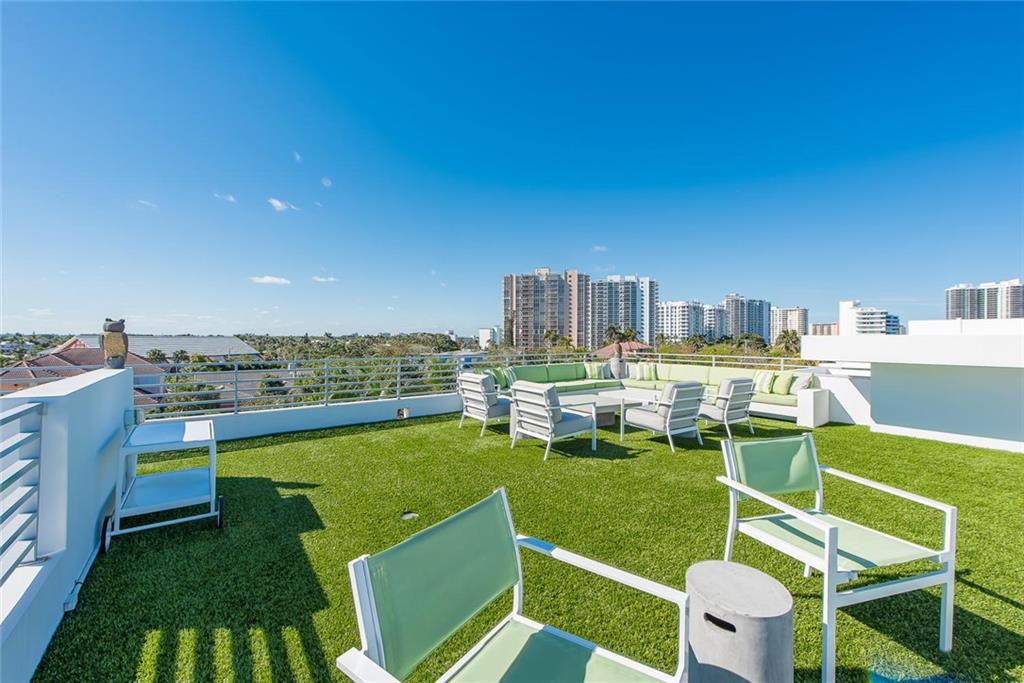 LAUDERDALE BEACH - Residential