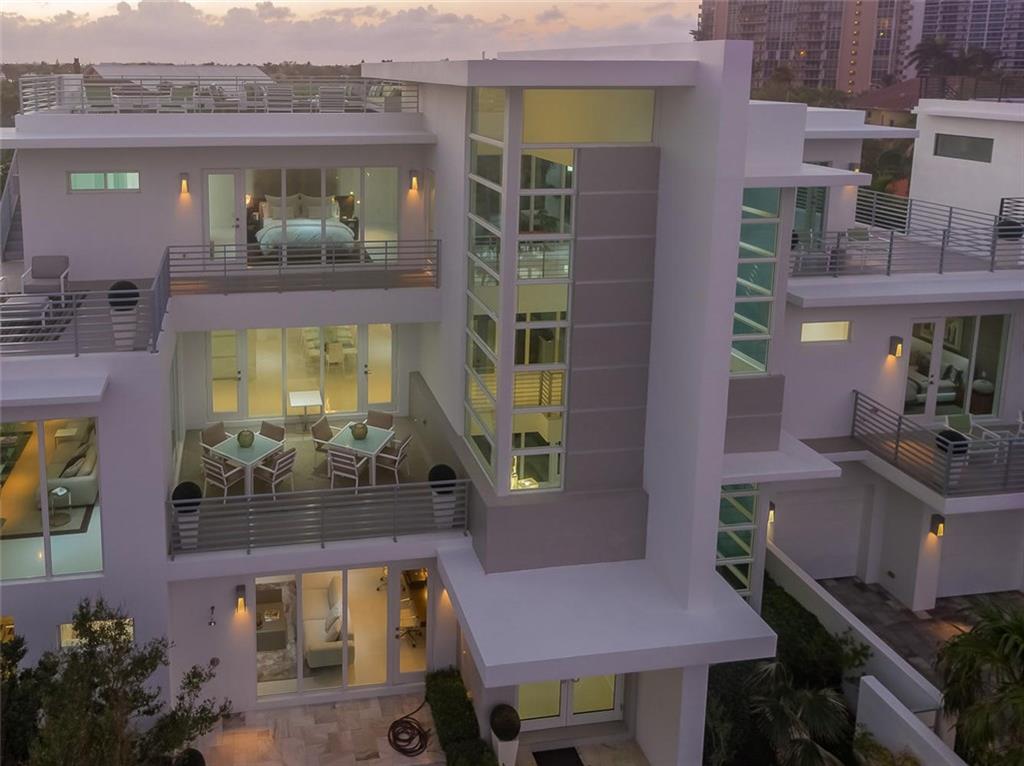 LAUDERDALE BEACH - Residential