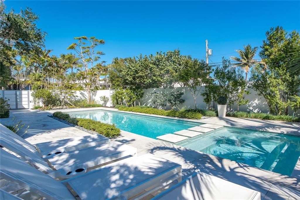 LAUDERDALE BEACH - Residential