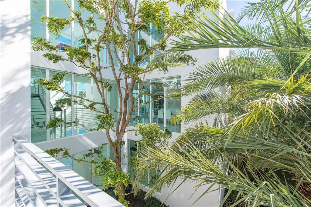 LAUDERDALE BEACH - Residential