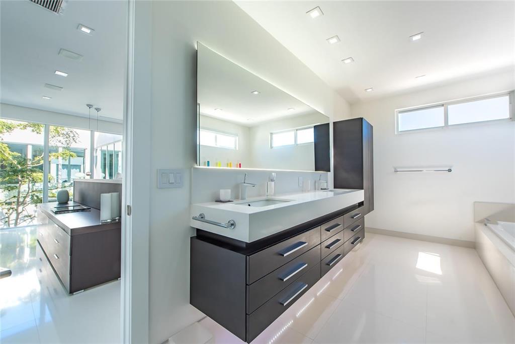 LAUDERDALE BEACH - Residential