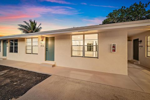 1926 Service Road North Palm Beach FL 33408