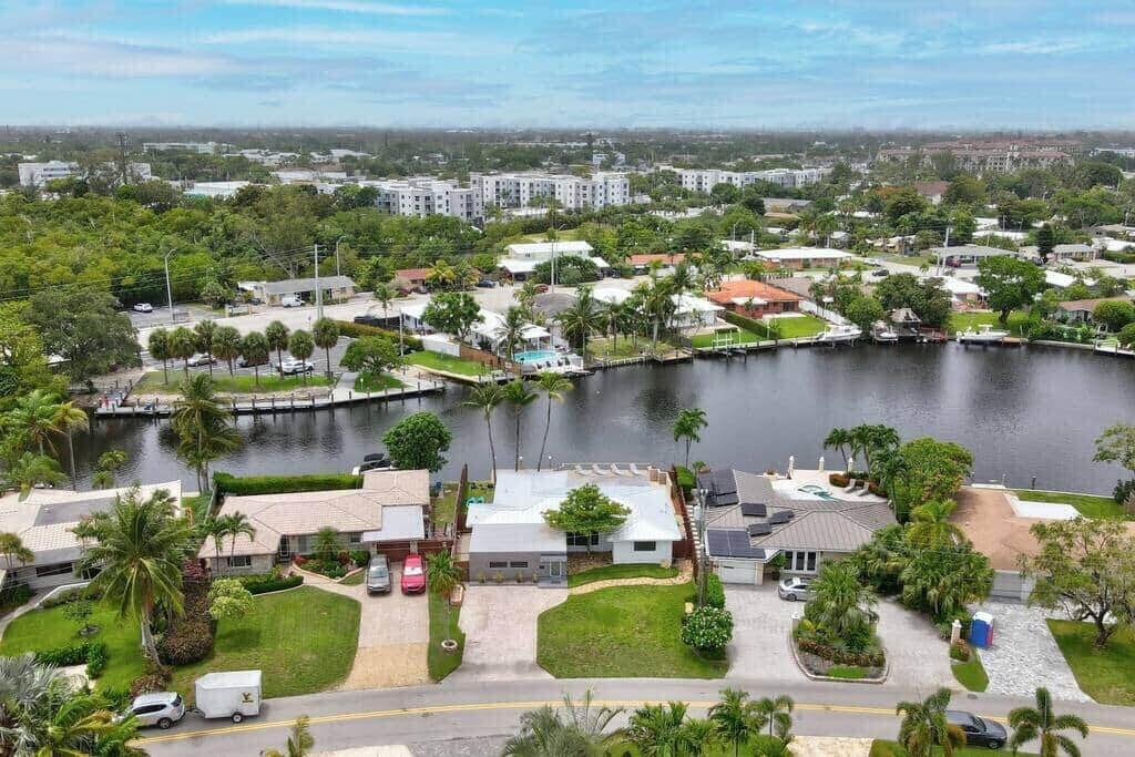 Photo of 1631 Poinsettia Drive, Fort Lauderdale, FL 33305 (MLS # B26066831)