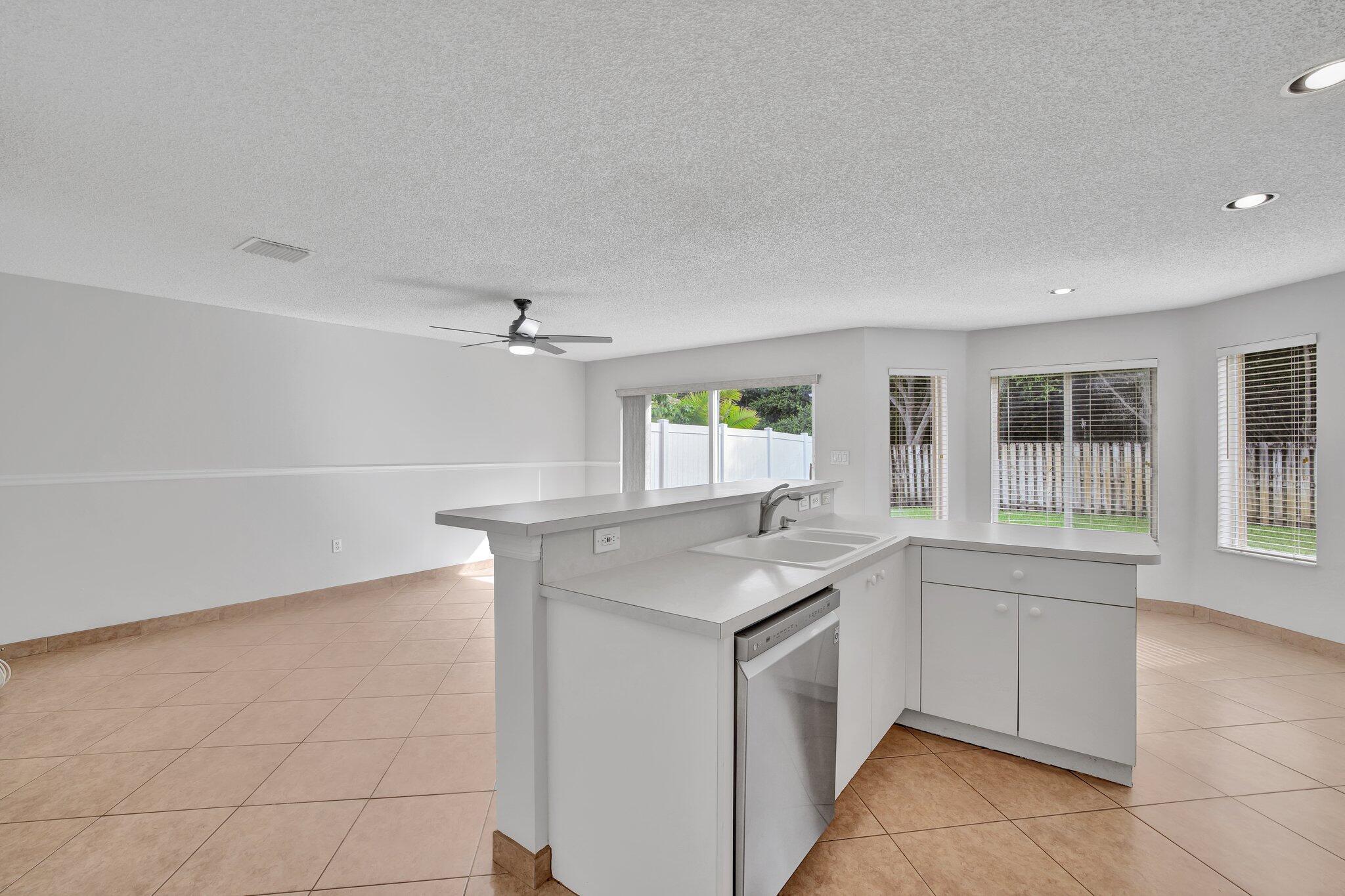 Crystal Pointe - Residential