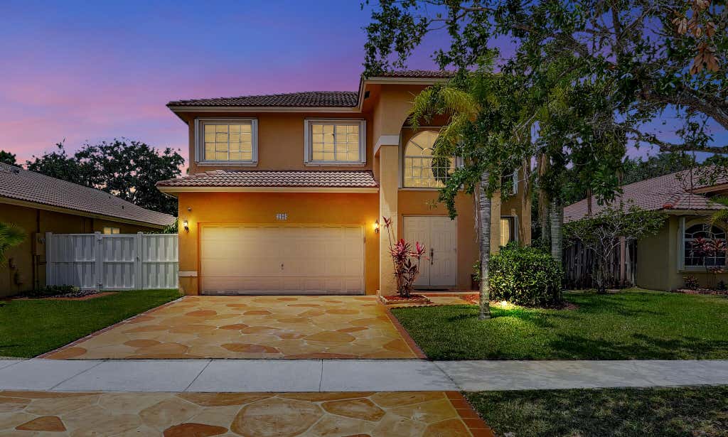 Photo of 190 SW 206th Avenue, Pembroke Pines, FL 33029 (MLS # R10990193)