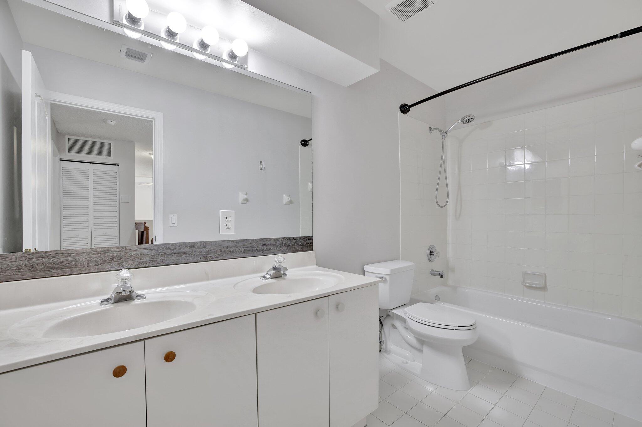 Crystal Pointe - Residential