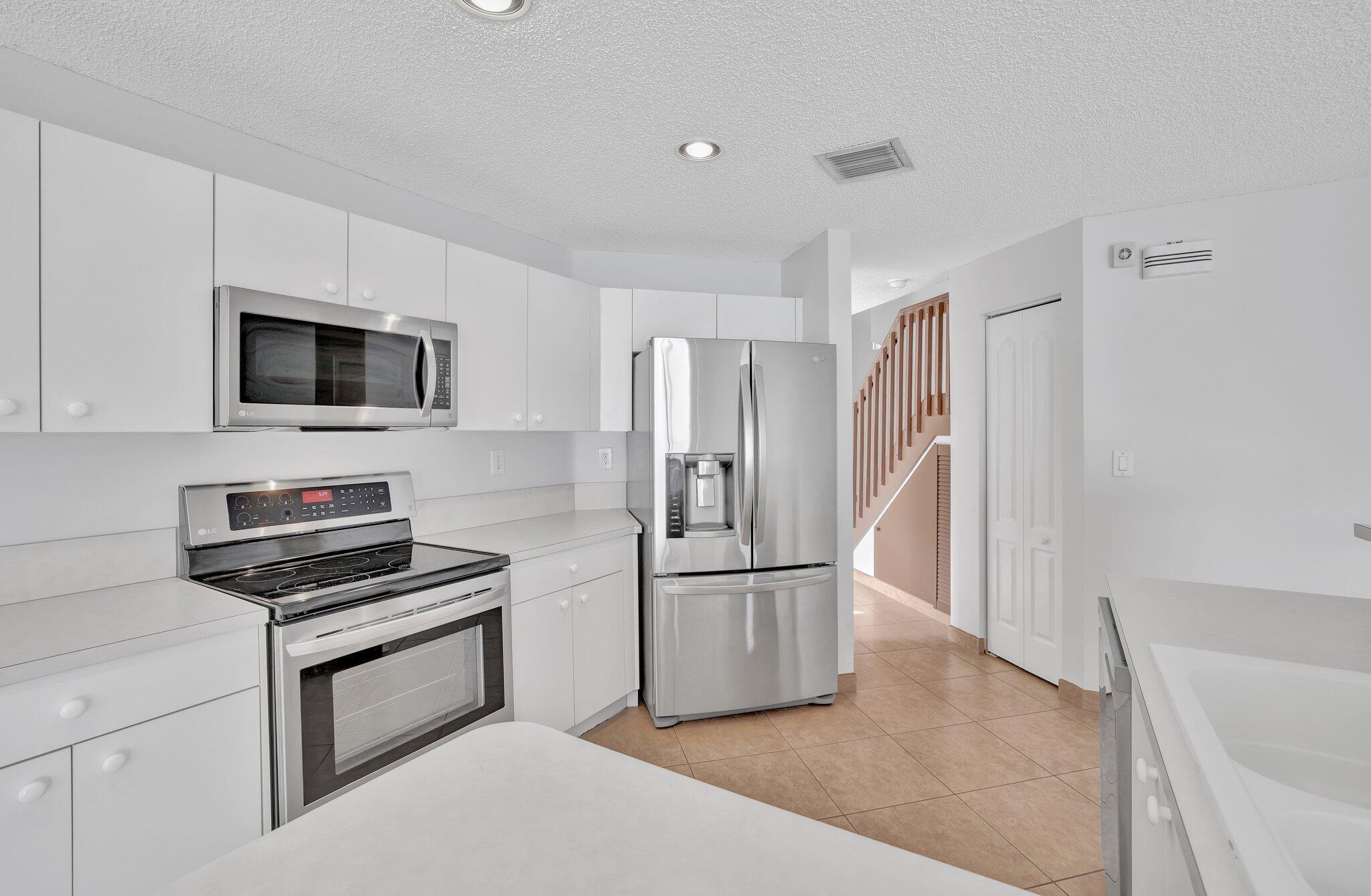 Crystal Pointe - Residential