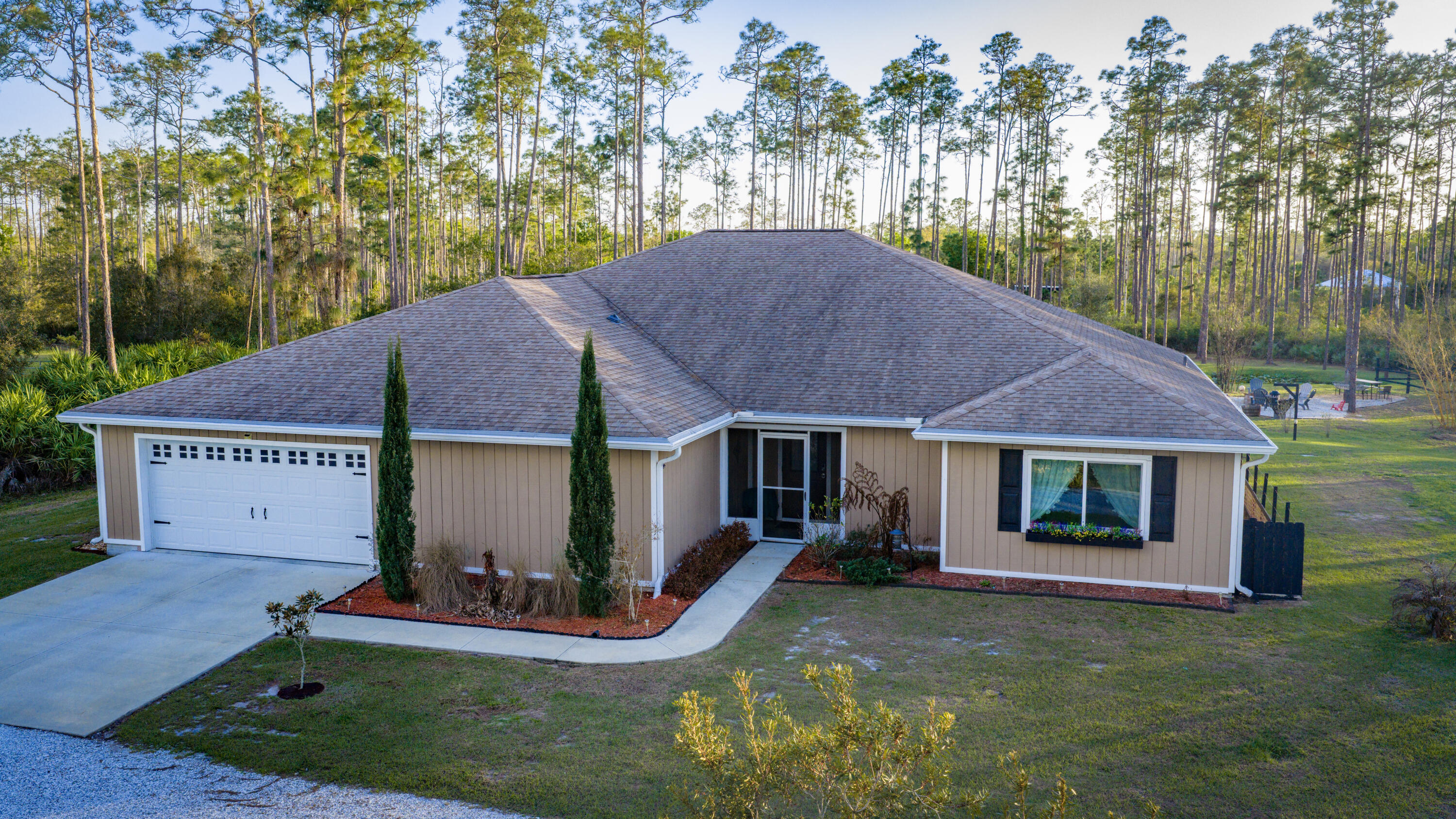 INDIAN HAMMOCK HUNT AND RIDING - Residential