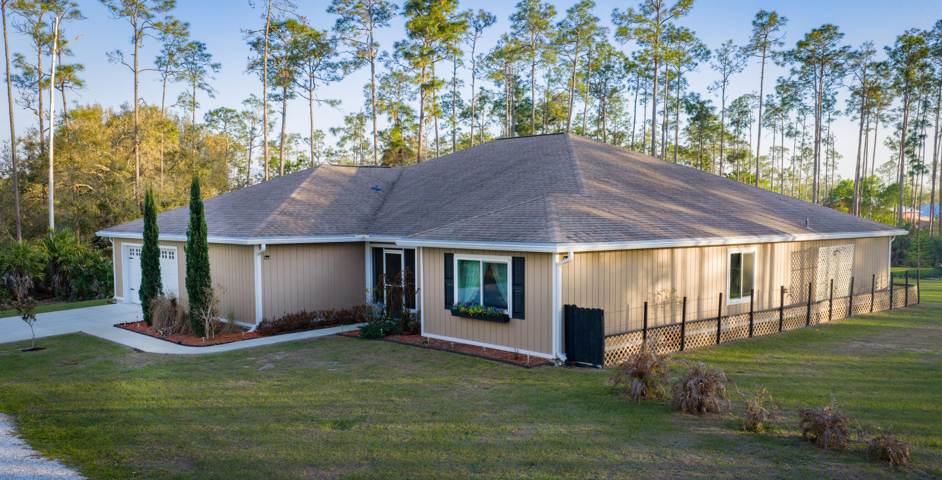 INDIAN HAMMOCK HUNT AND RIDING - Residential