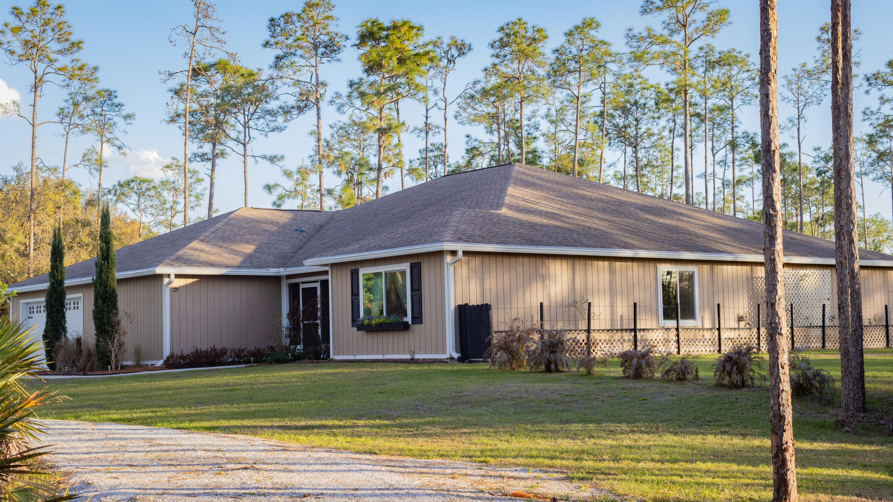 INDIAN HAMMOCK HUNT AND RIDING - Residential