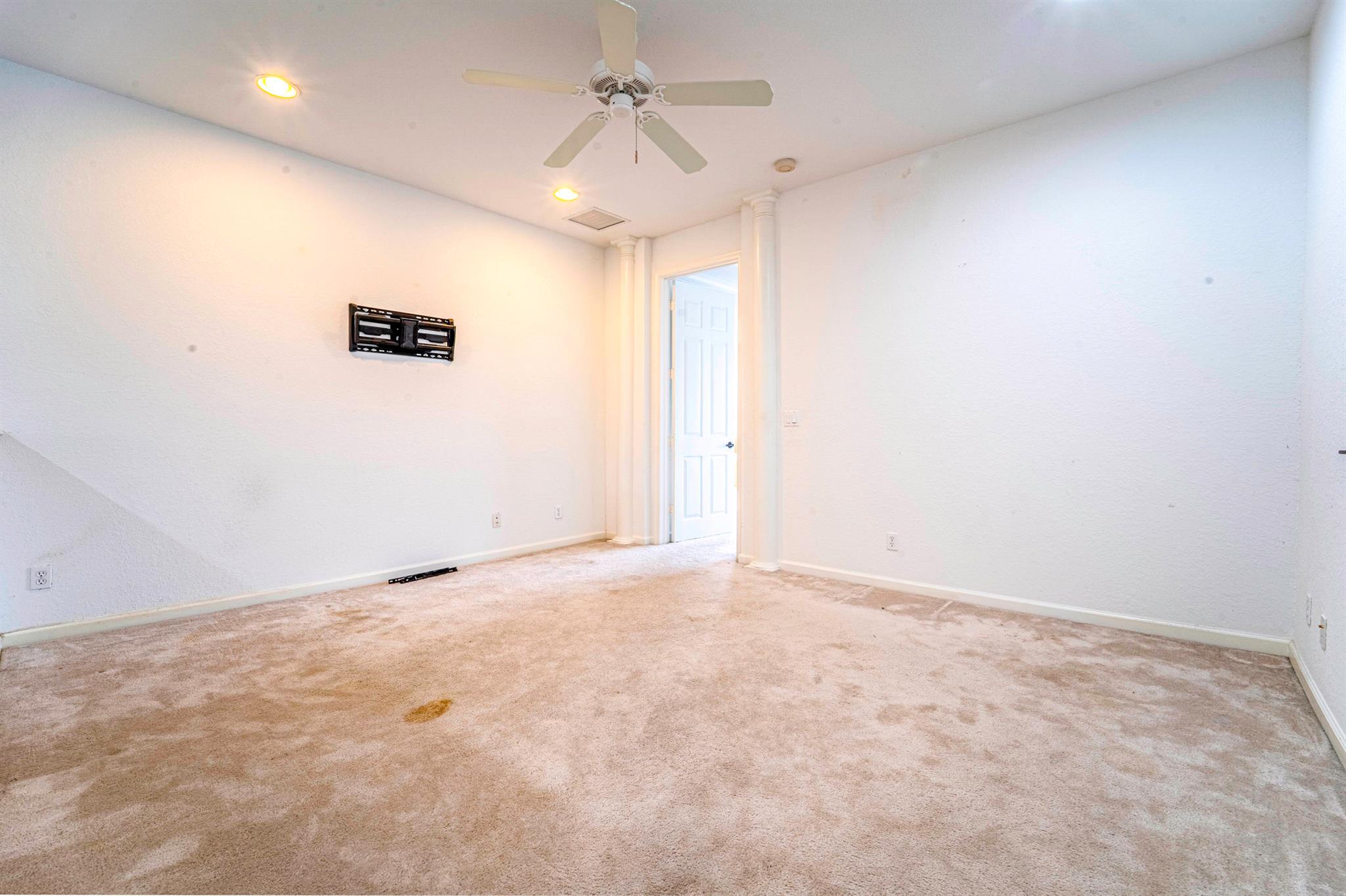 THIRD REPLAT OF PORTOFINO - Residential