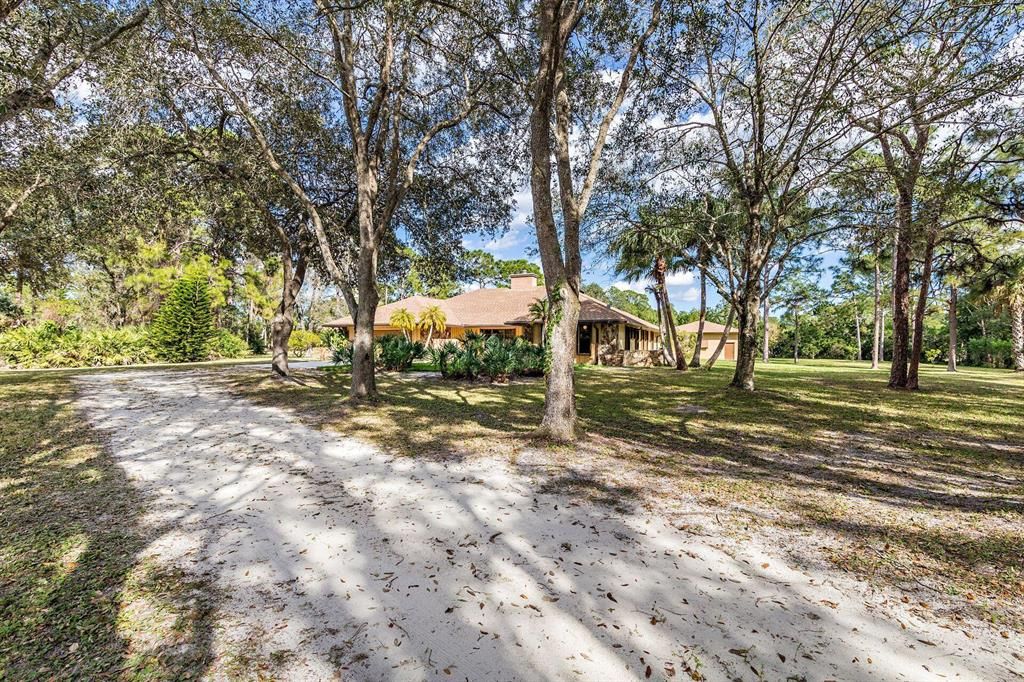 Photo of 13220 Night Owl Lane, Palm Beach Gardens, FL 33418 (MLS # R10782218)