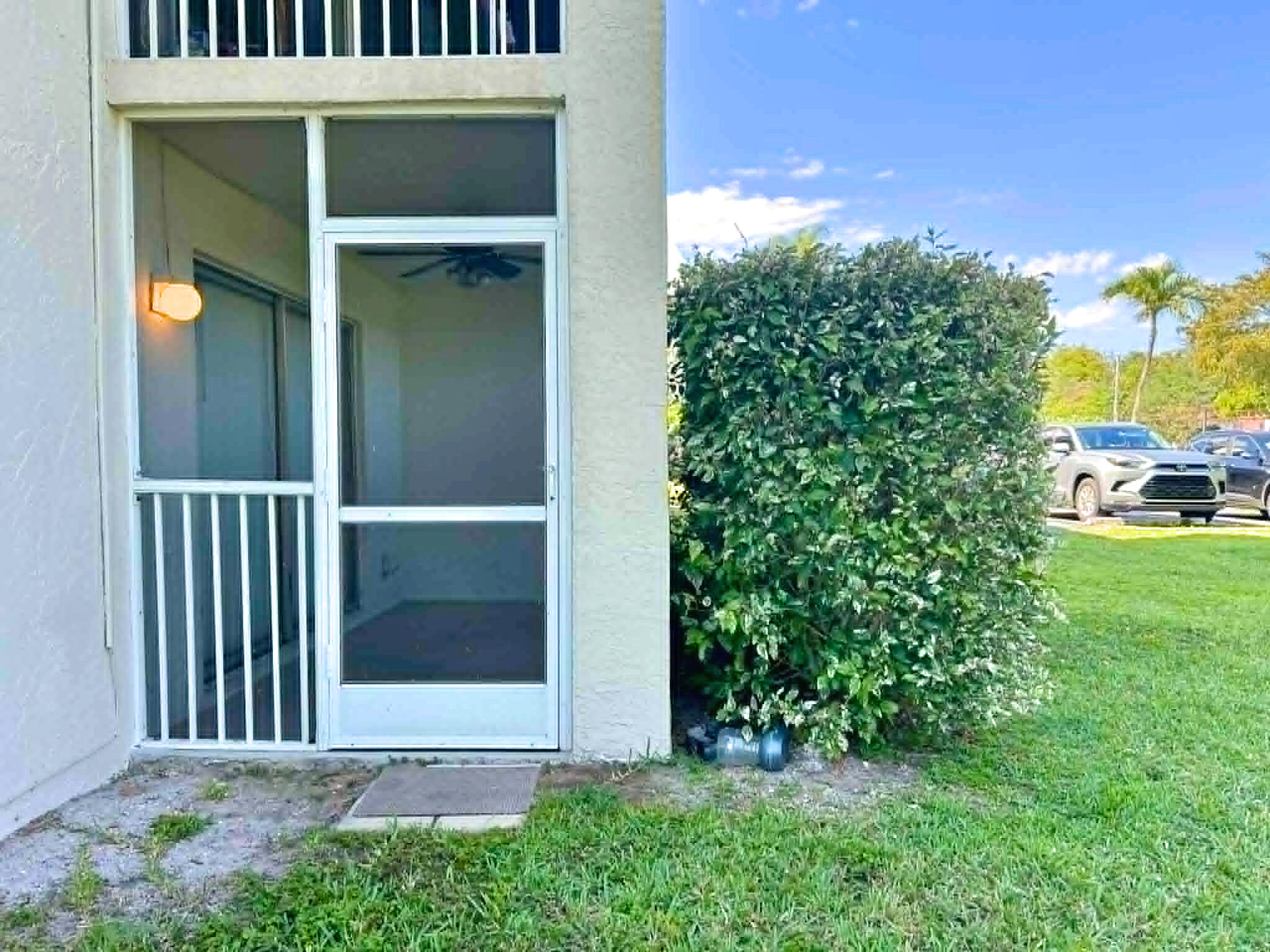 FOXWOOD HOLLOW AT CORAL SPRINGS - Residential